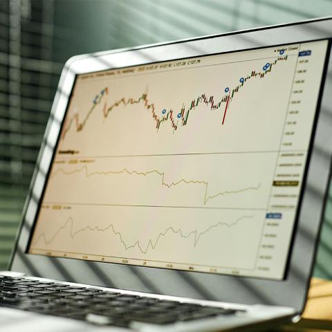 Análisis de Fuentes Astrofísicas Iv